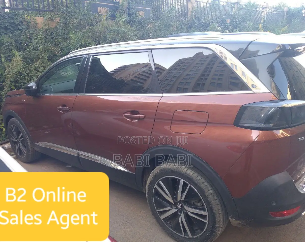 Peugeot 5008 2021 Brown