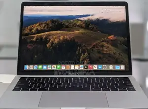 Photo - New Laptop Apple MacBook Pro 2018 16GB Intel Core I7 SSD 512GB