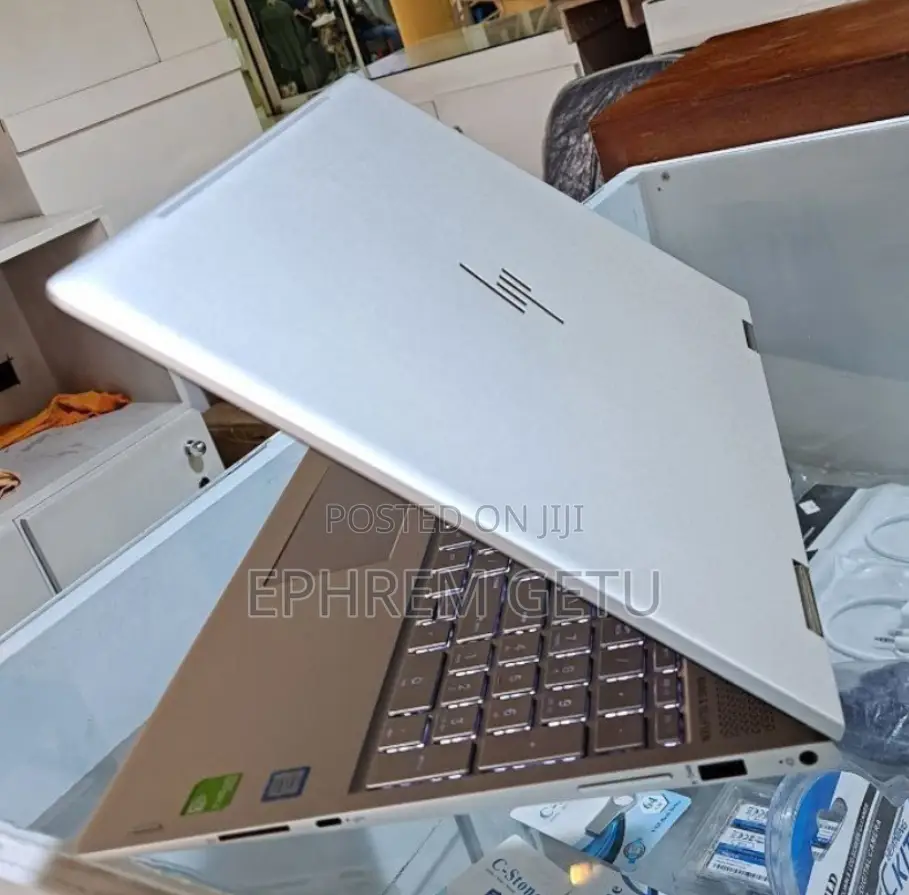 New Laptop HP Envy X360 8GB Intel Core I5 SSD 512GB