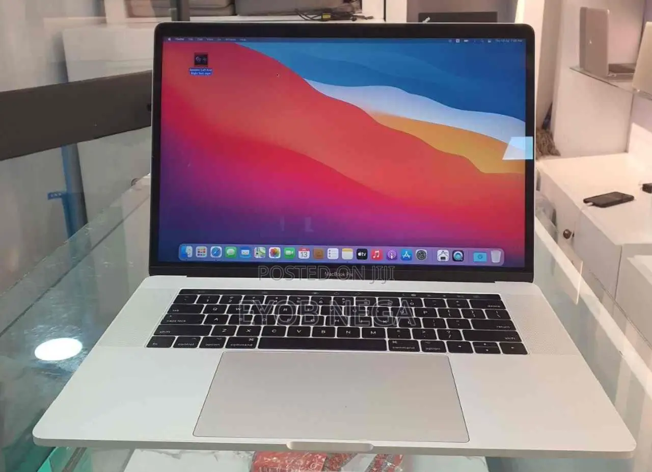 New Laptop Apple MacBook Pro 2017 16GB Intel Core I7 SSD 1T