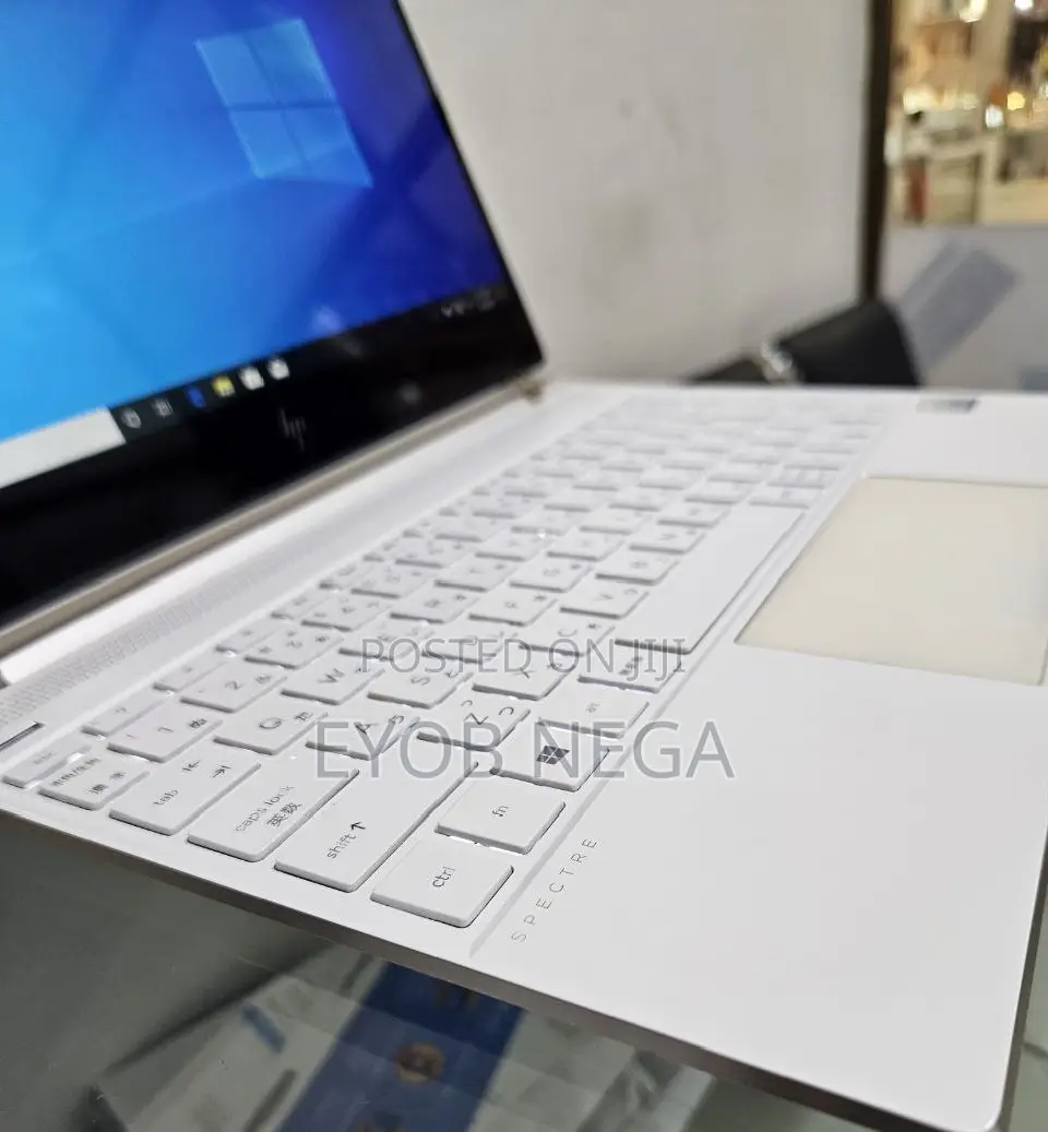 New Laptop HP Spectre 8GB Intel Core I5 SSD 512GB