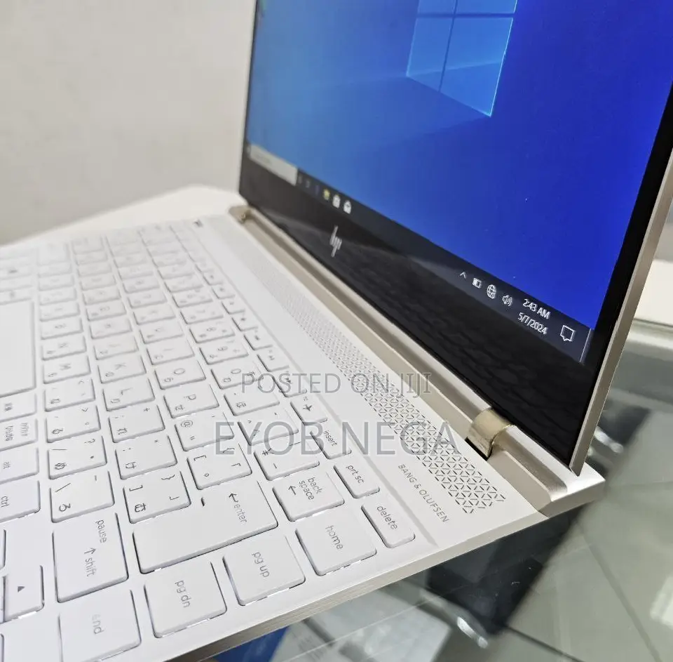 New Laptop HP Spectre 8GB Intel Core I5 SSD 512GB
