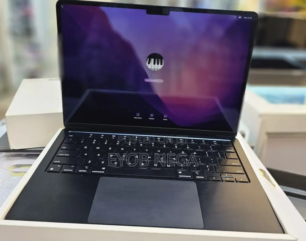 New Laptop Apple MacBook Air 2023 M2 8GB Apple M2 SSD 256GB