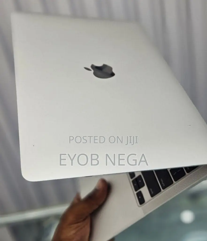 New Laptop Apple MacBook Air 2020 M1 8GB Apple M1 SSD 256GB