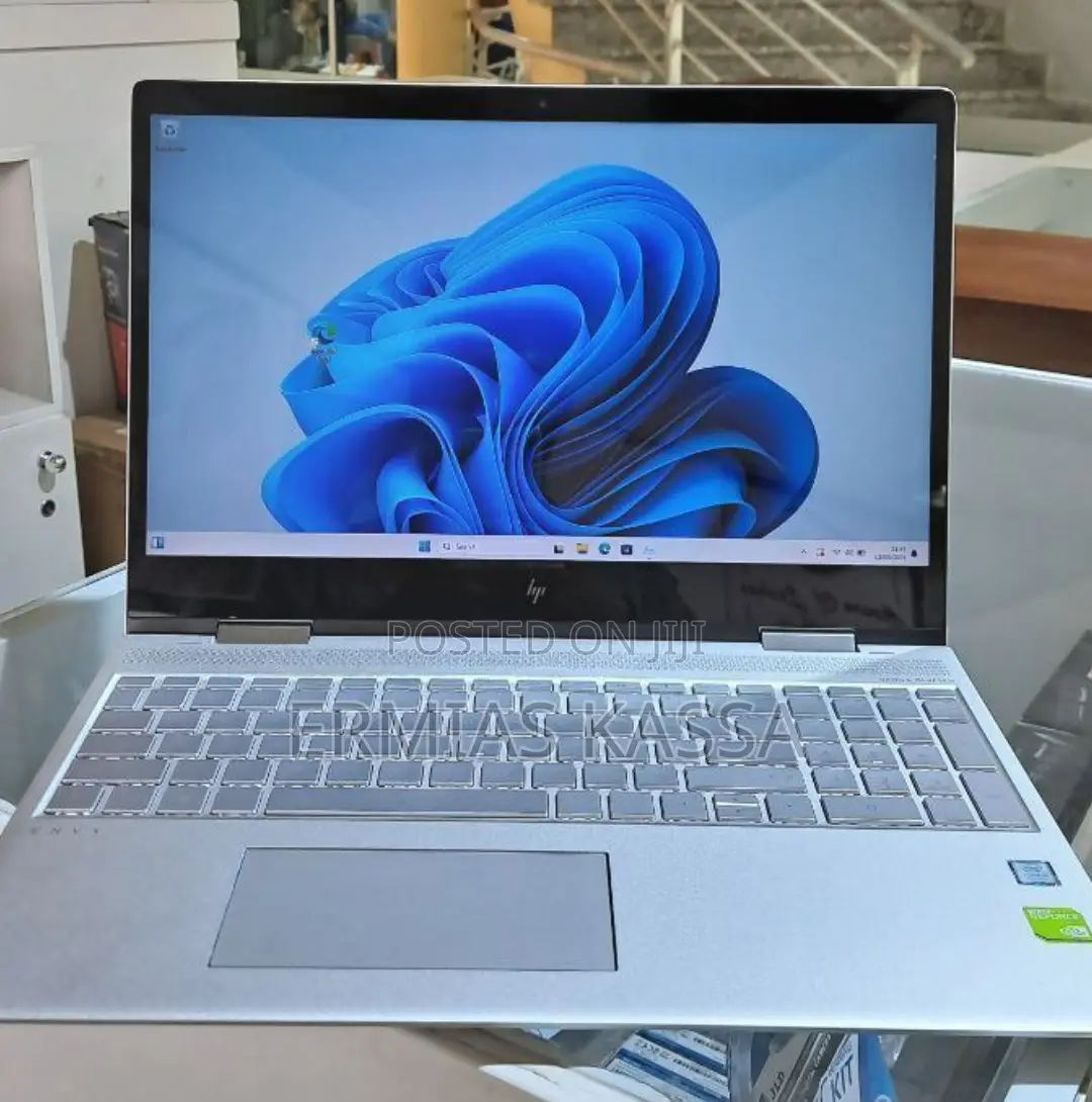 New Laptop HP Envy X360 8GB Intel Core I5 SSD 512GB