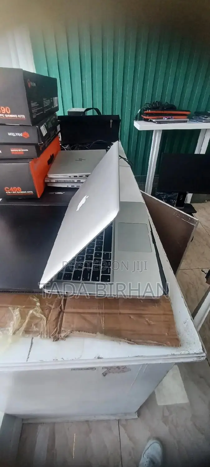 Laptop Apple MacBook 2012 8GB Intel Core I5 SSD 256GB