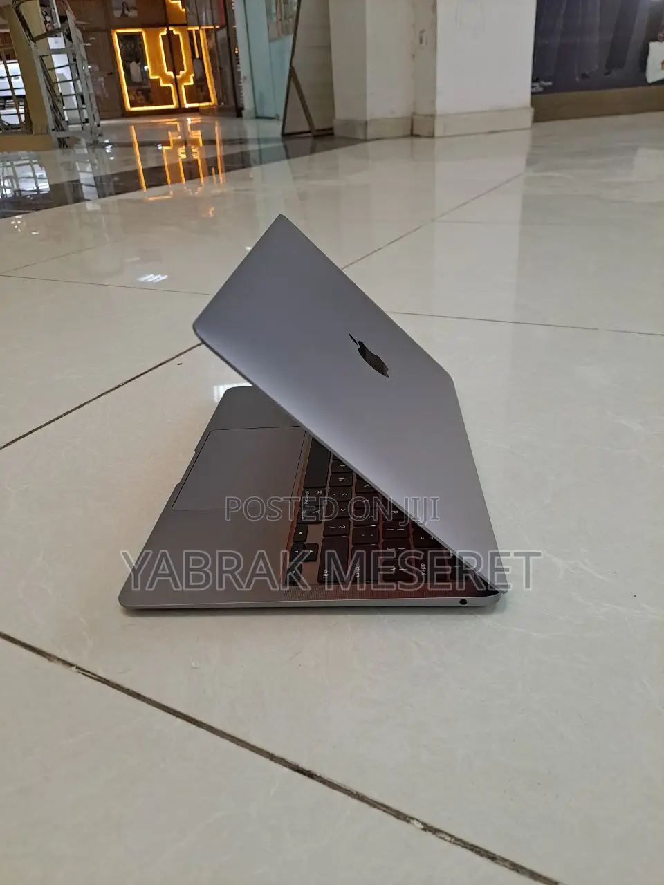 New Laptop Apple MacBook Air 2020 M1 8GB Apple M1 SSD 256GB