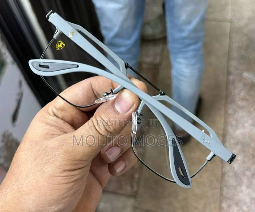 Ttransparent Eyeglass