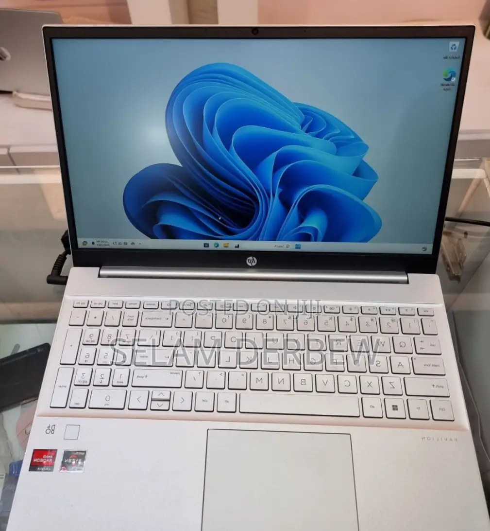 New Laptop HP Pavilion 15 8GB AMD Ryzen 7 SSD 512GB