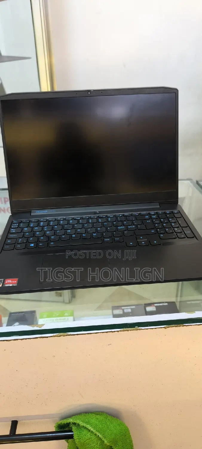 New Laptop Lenovo 8GB AMD Ryzen 5 SSD 512GB