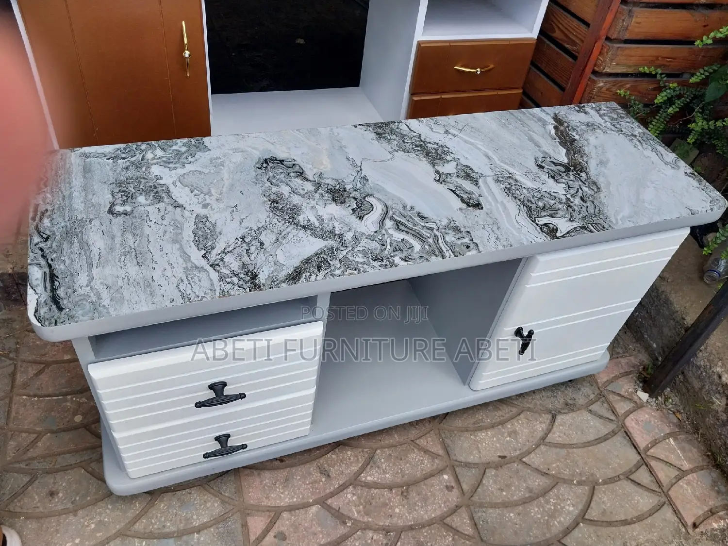 1mቲቪስታንድአለ