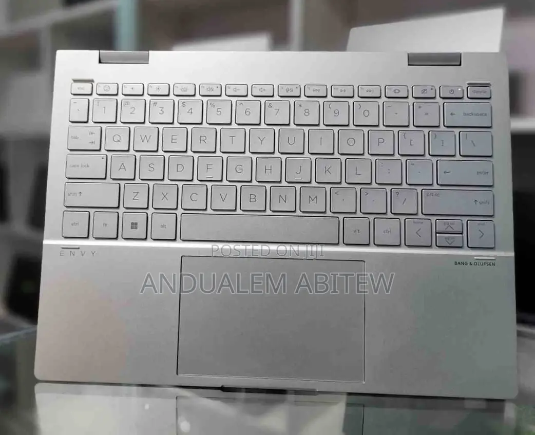New Laptop HP Envy X360 8GB Intel Core I7 SSD 512GB