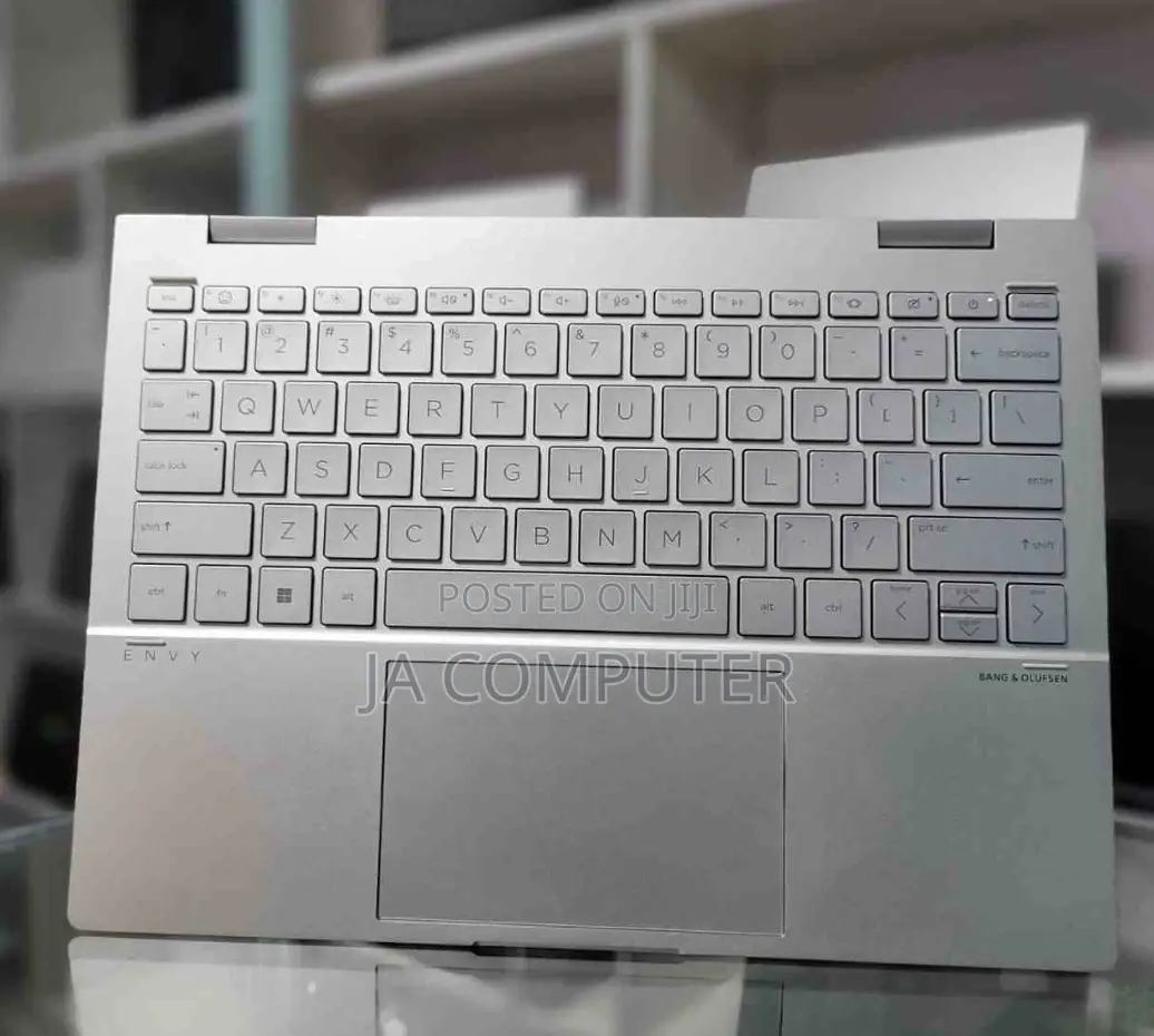 New Laptop HP Envy X360 8GB Intel Core I7 SSD 512GB