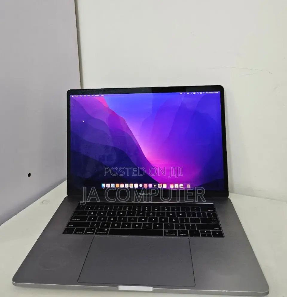 New Laptop Apple MacBook Pro 2016 16GB Intel Core I7 SSD 256GB