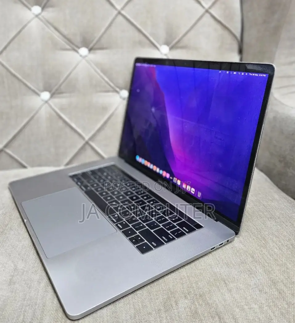 New Laptop Apple MacBook Pro 2016 16GB Intel Core I7 SSD 256GB