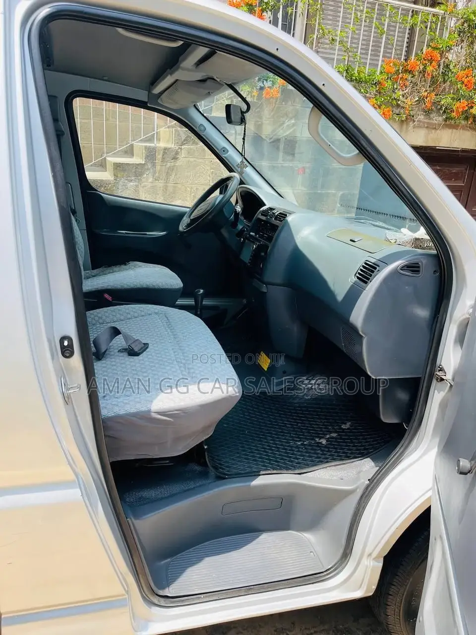 Toyota HiAce 2004 Silver