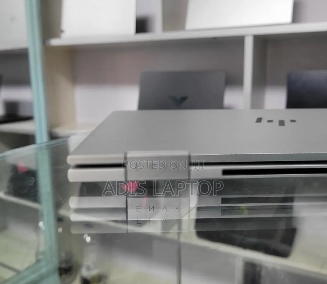 New Laptop HP Envy X360 8GB Intel Core I7 SSD 512GB