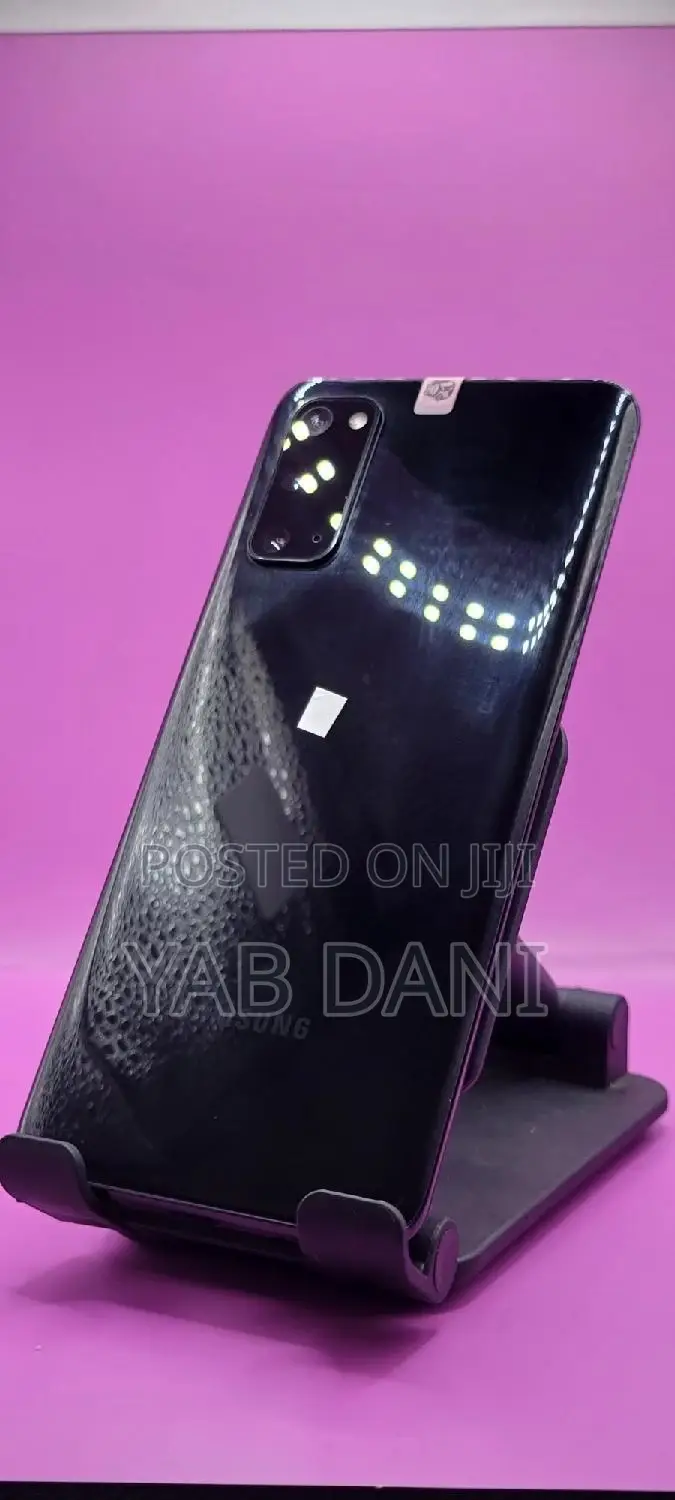 New Samsung Galaxy S20 128 GB Black