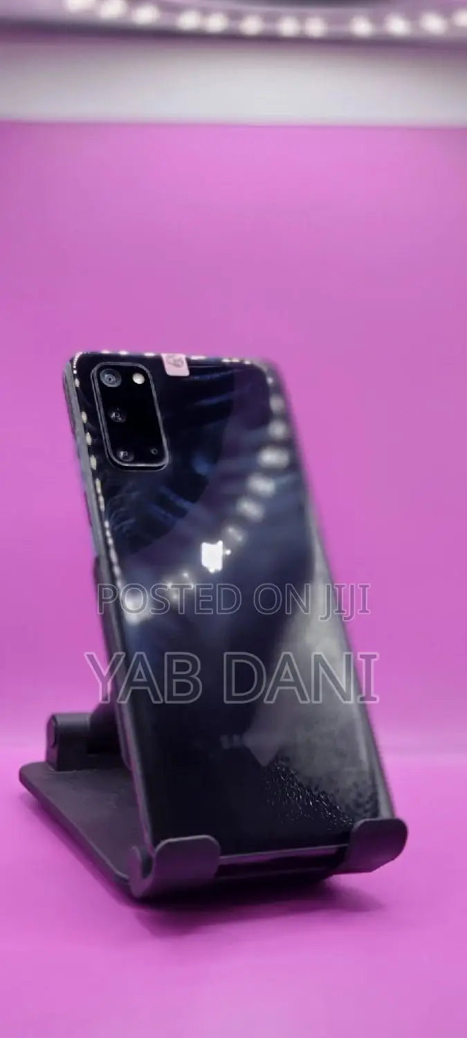 New Samsung Galaxy S20 128 GB Black