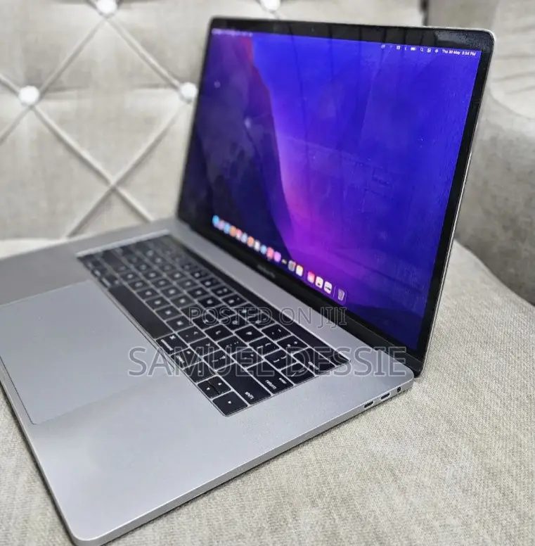 New Laptop Apple MacBook Pro 2016 16GB Intel Core I7 SSD 256GB