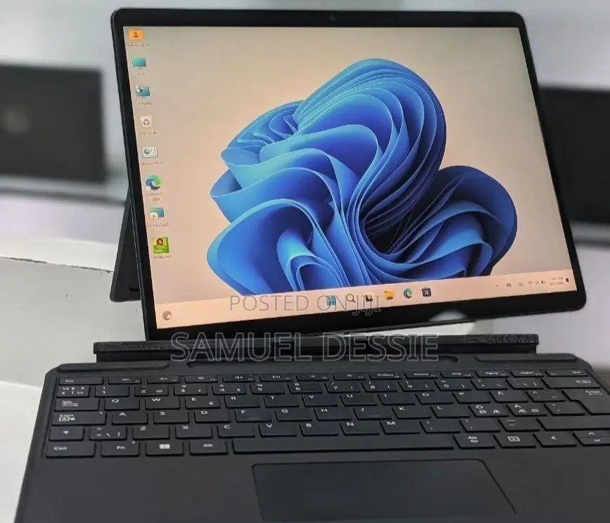 New Laptop Microsoft Surface Pro 9 16GB Intel Core I5 SSD 256GB