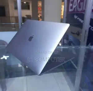 New Laptop Apple MacBook Pro 2018 16GB Intel Core I9 SSD 512GB