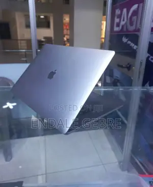 Photo - New Laptop Apple MacBook Pro 2019 16GB Intel Core I9 SSD 512GB