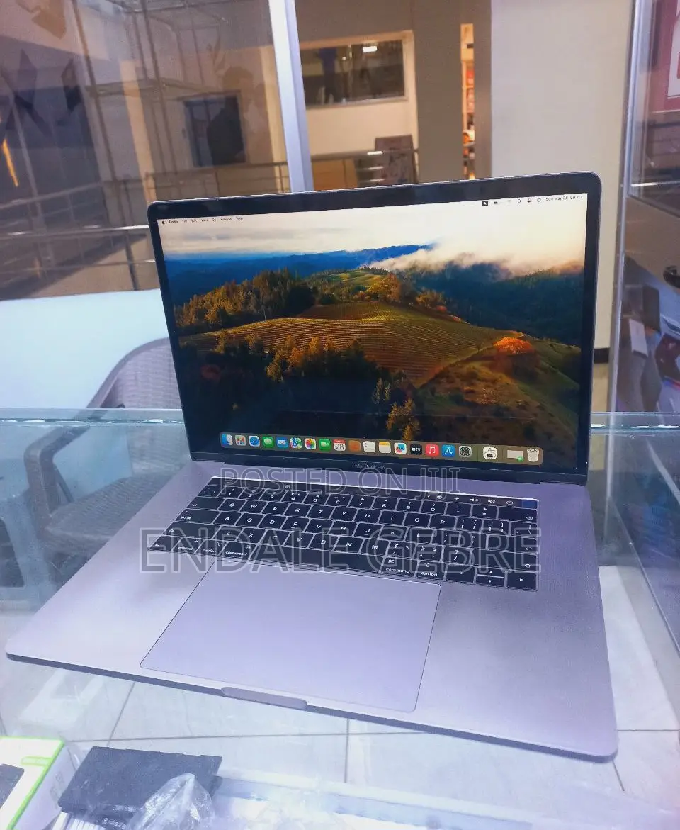 New Laptop Apple MacBook Pro 2019 16GB Intel Core I9 SSD 512GB