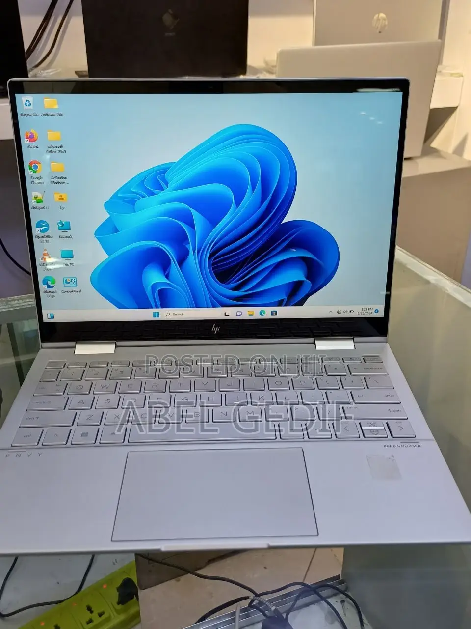 New Laptop HP Envy X360 8GB Intel Core I7 SSD 512GB