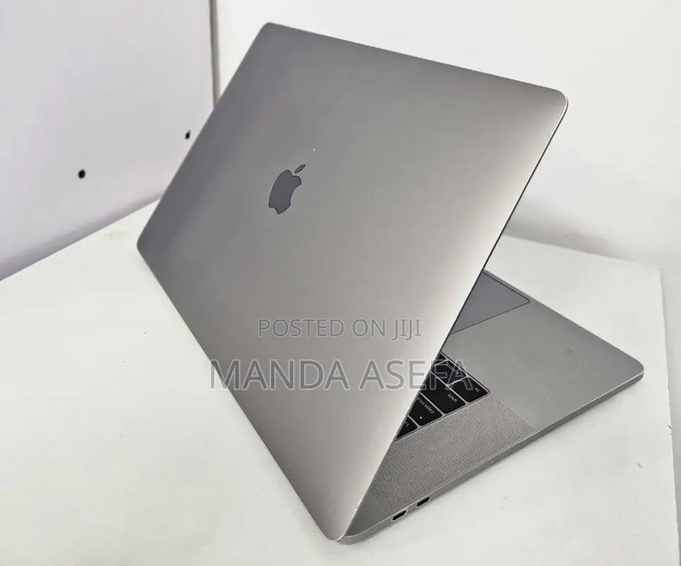 New Laptop Apple MacBook Pro 2016 16GB Intel Core I7 SSD 256GB