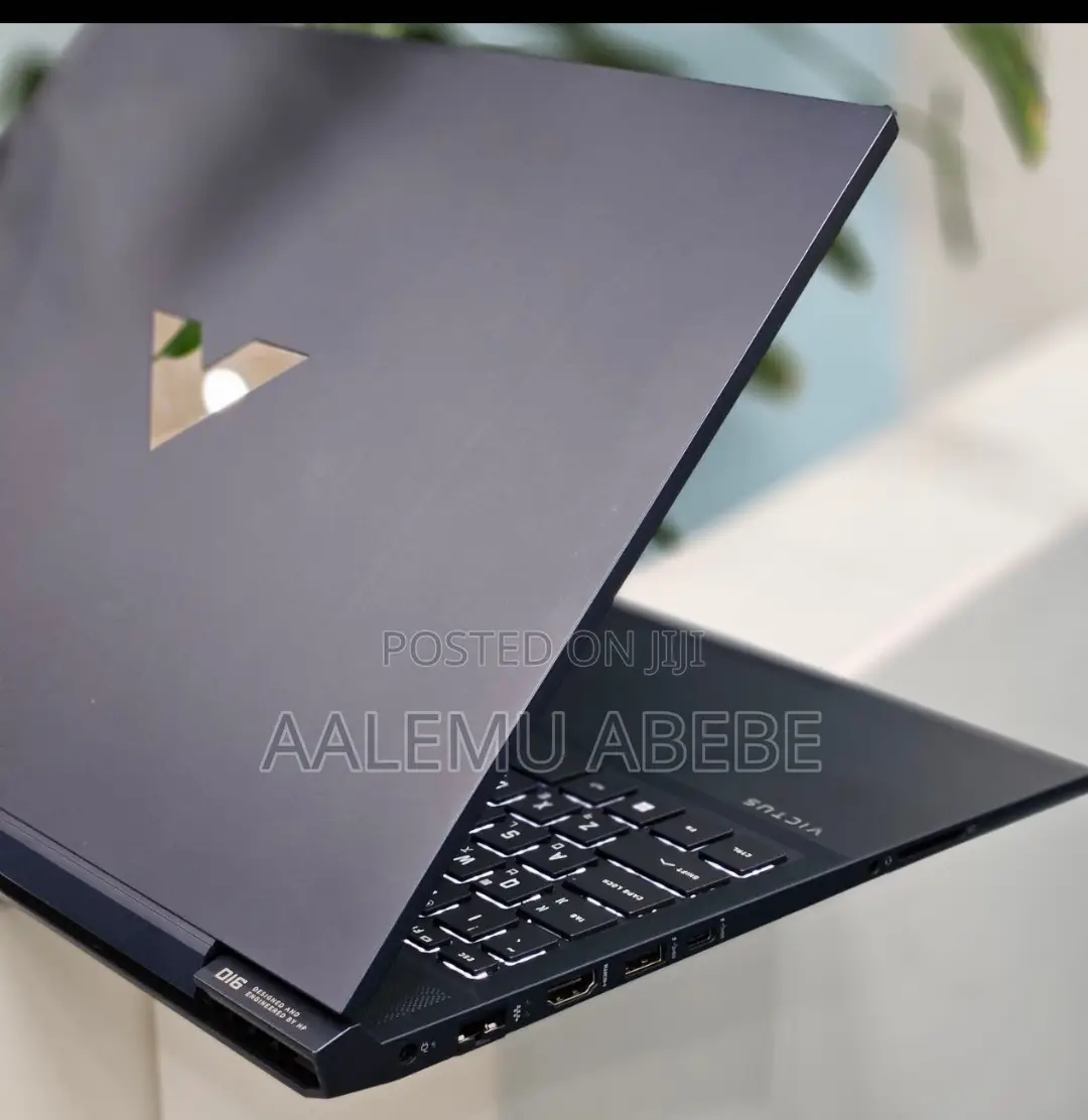 New Laptop HP 14-Dq1025cl 16GB Intel Core I5 SSD 512GB