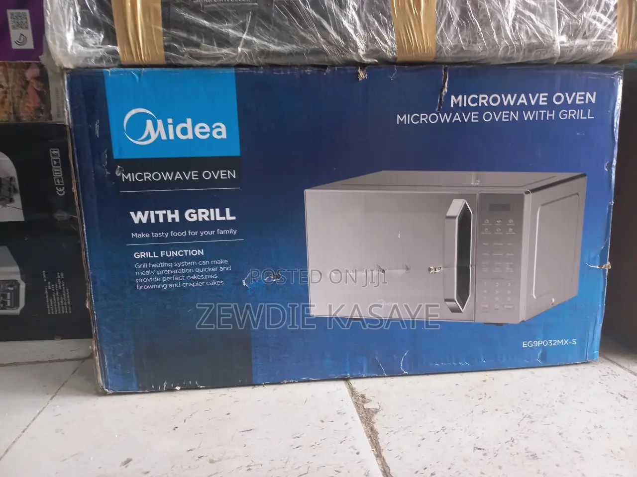 Midea 30 Liters Solo Digital Microwave Oven