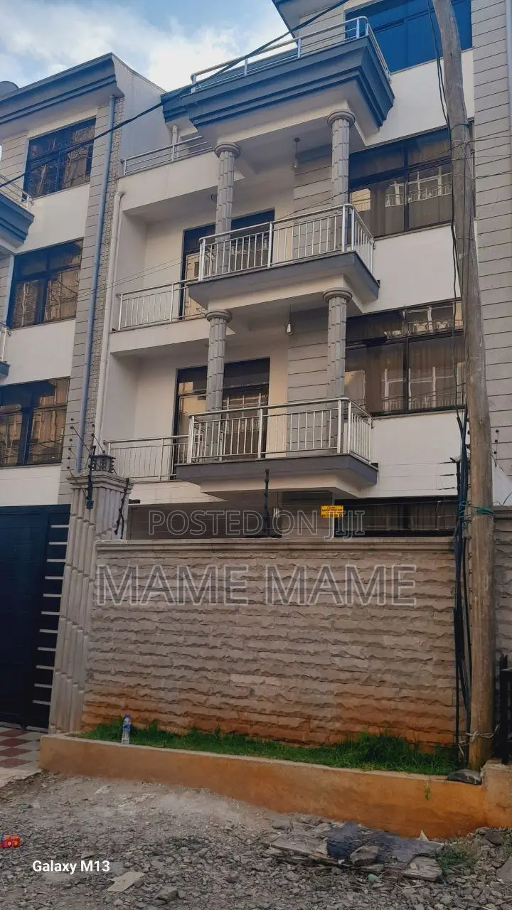 7bdrm House in Addis Abeba, Bole for sale