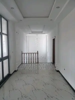7bdrm House in Addis Abeba, Bole for sale