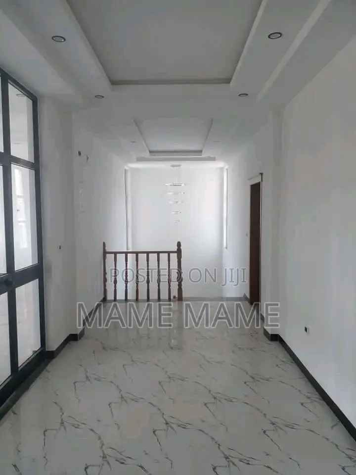 7bdrm House in Addis Abeba, Bole for sale