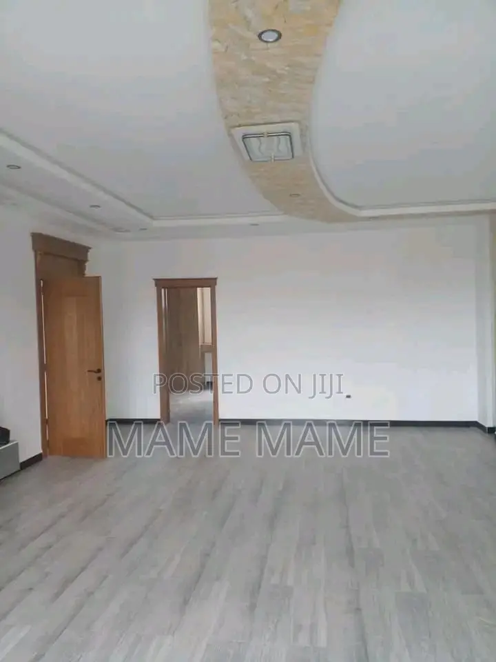 7bdrm House in Addis Abeba, Bole for sale
