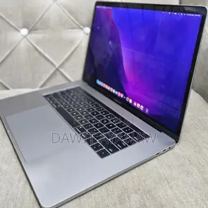 New Laptop Apple MacBook Pro 2016 16GB Intel Core I7 SSD 256GB
