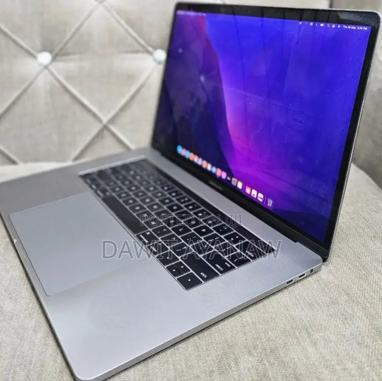 New Laptop Apple MacBook Pro 2016 16GB Intel Core I7 SSD 256GB