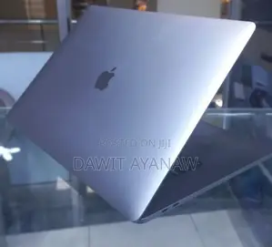 New Laptop Apple MacBook Pro 2018 16GB Intel Core I9 SSD 512GB