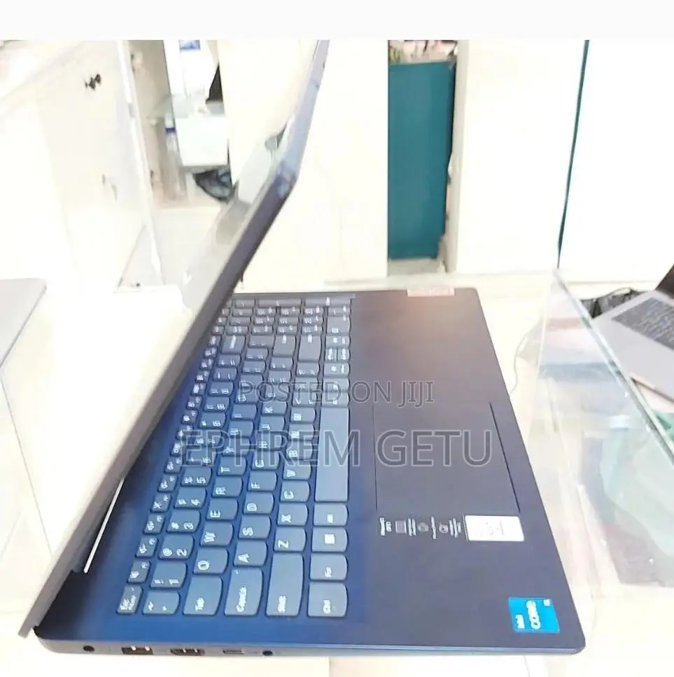 New Laptop Lenovo Ideapad 3 8GB Intel Core i5 SSD 512GB
