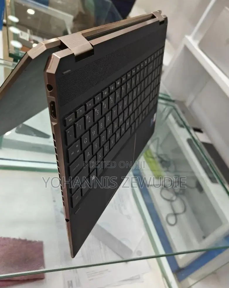 New Laptop HP Spectre X360 16GB Intel Core I7 SSD 512GB