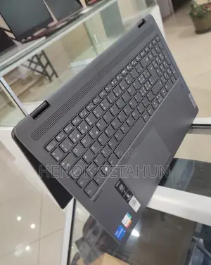 Photo - New Laptop Lenovo Ideapad 3 8GB Intel Core I5 SSD 512GB