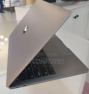 New Laptop Apple MacBook Pro 2017 16GB Intel Core I5 SSD 512GB