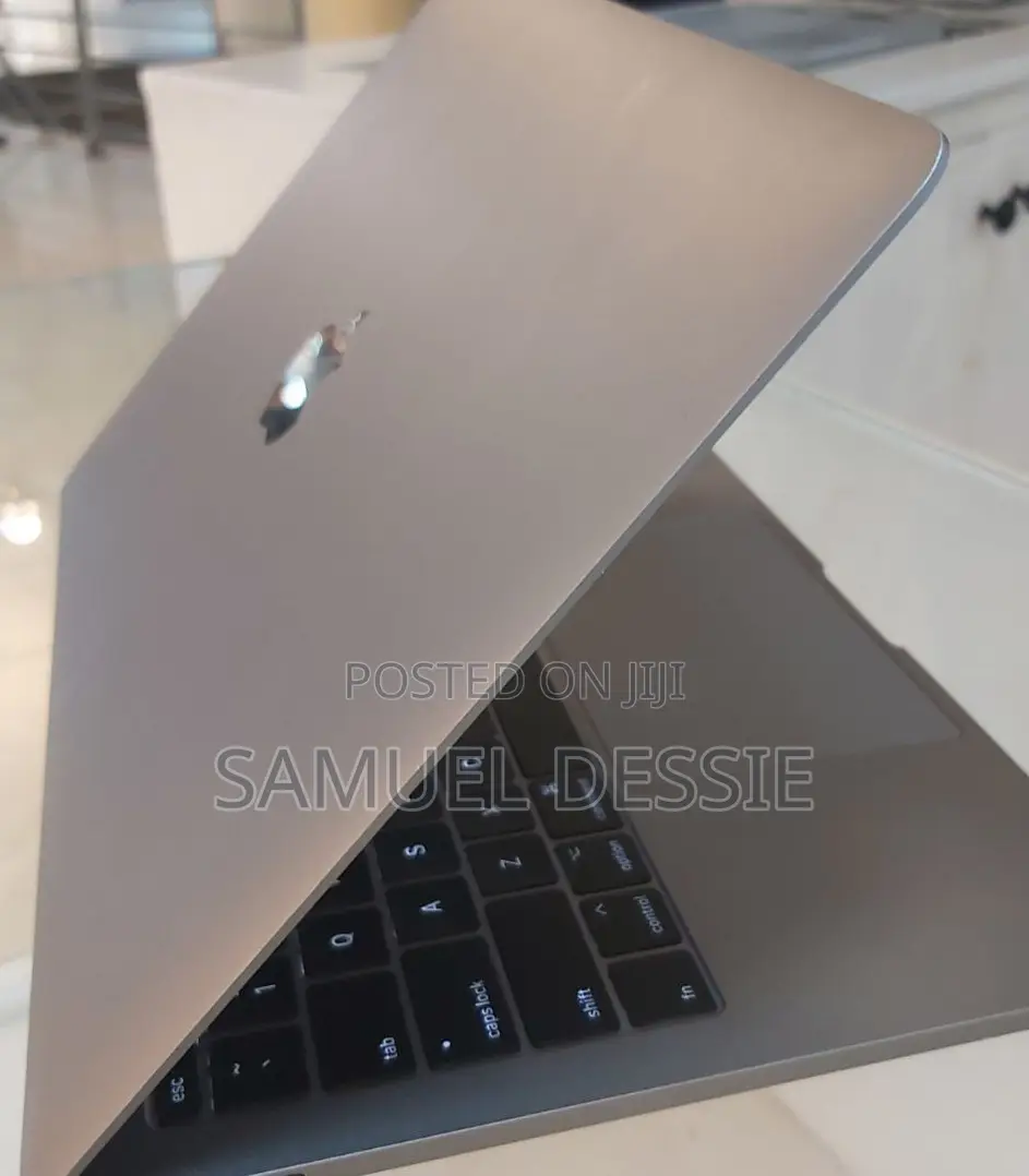 New Laptop Apple MacBook 2017 16GB Intel Core I5 SSD 512GB