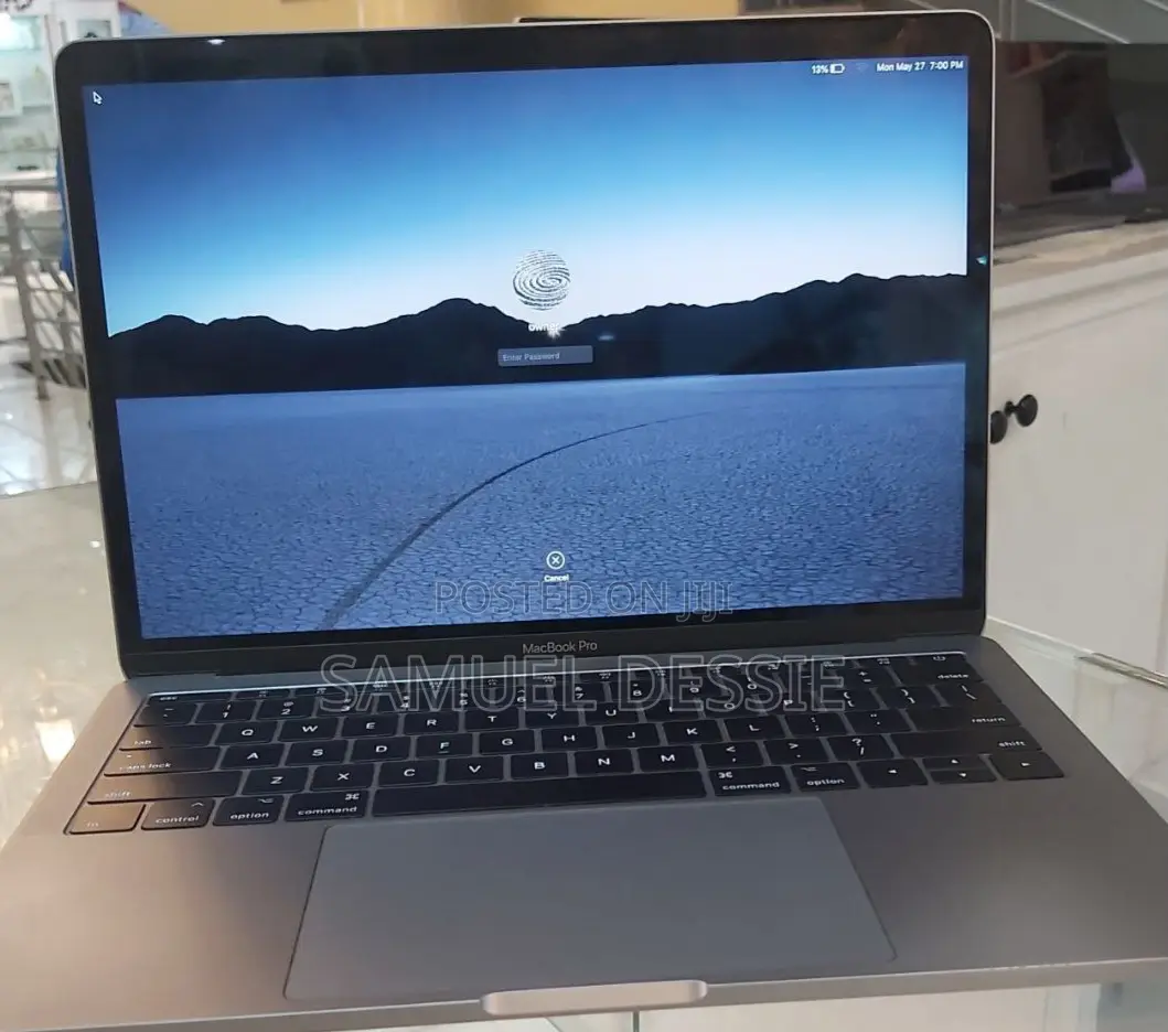 New Laptop Apple MacBook 2017 16GB Intel Core I5 SSD 512GB