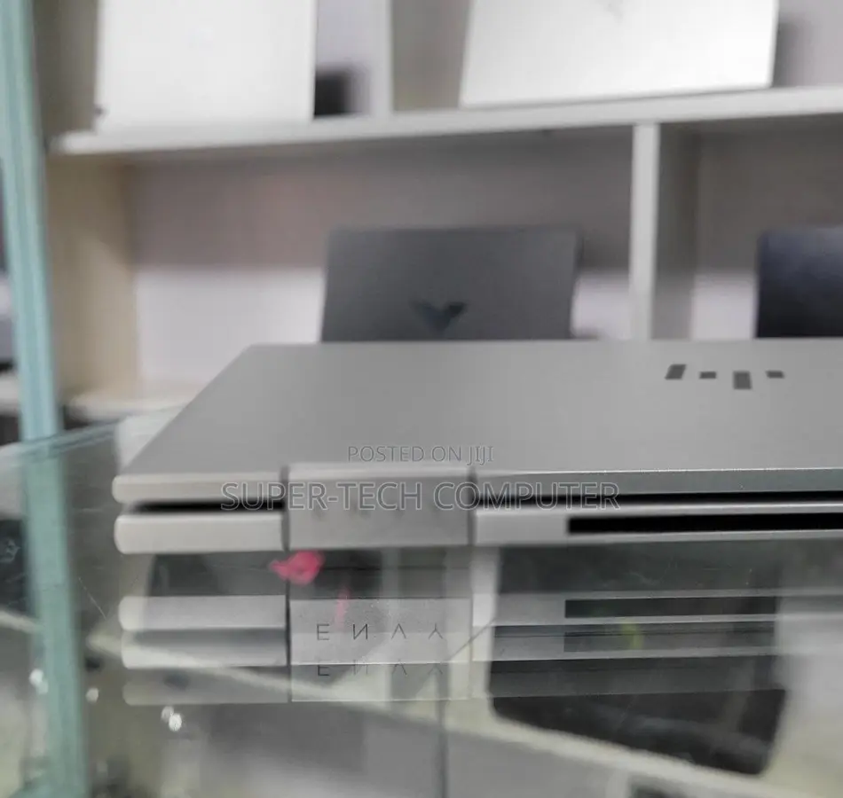 New Laptop HP Envy X360 8GB Intel Core I7 SSD 512GB