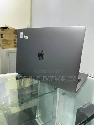 Laptop Apple MacBook Pro 2018 16GB Intel Core I7 SSD 512GB