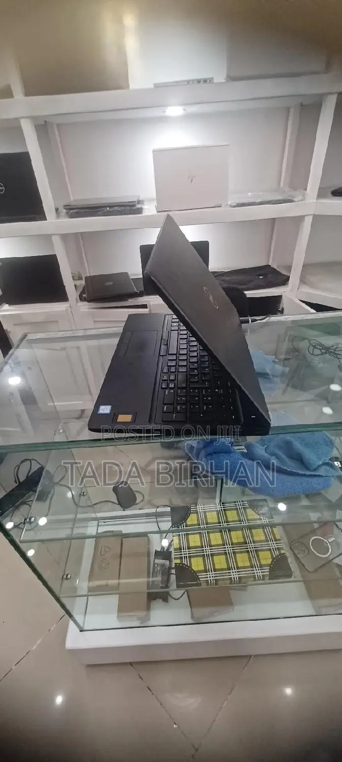 Laptop Dell Latitude 5310 8GB Intel Core I5 HDD 1T