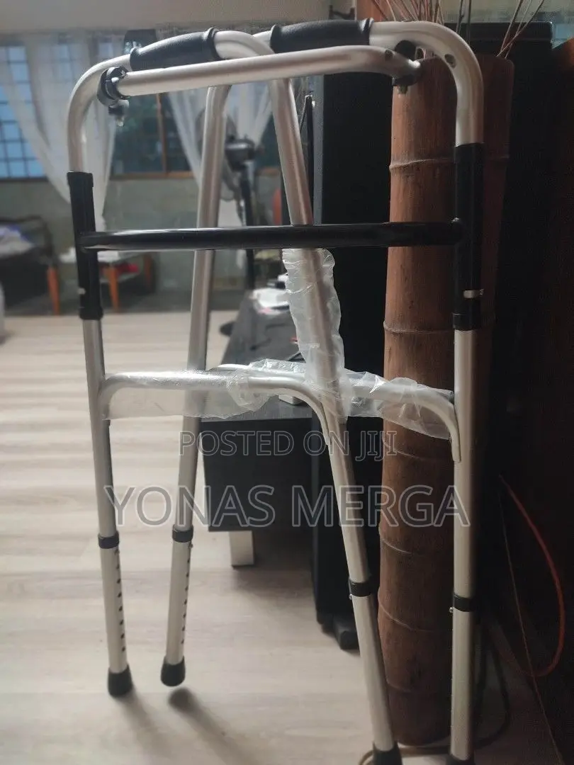 Walker/Height-Adjustable Walker Comfortable Handgrip Design