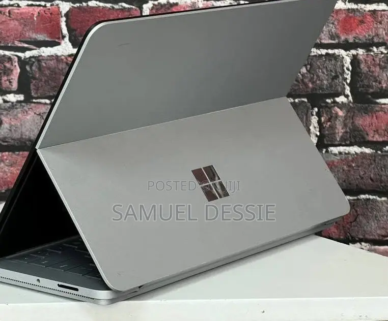 New Laptop Microsoft Surface 32GB Intel Core I7 SSD 1T